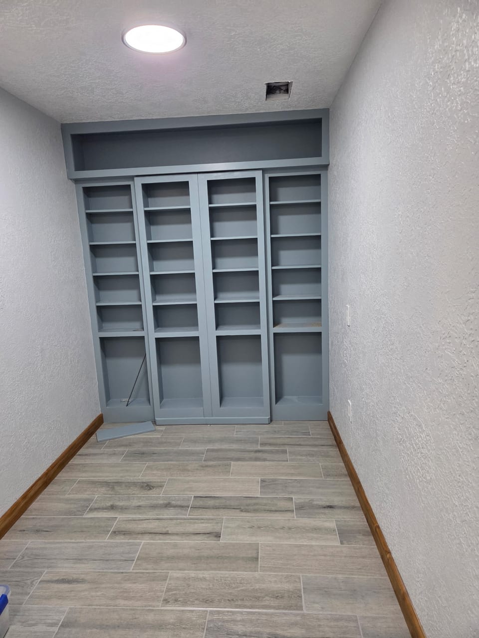 Built-In Bookcase Wall
